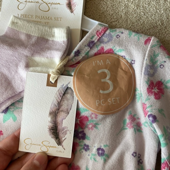 NWT Jessica Simpson Girls 3-Piece Pajama Set with Socks 3T - Picture 8 of 10